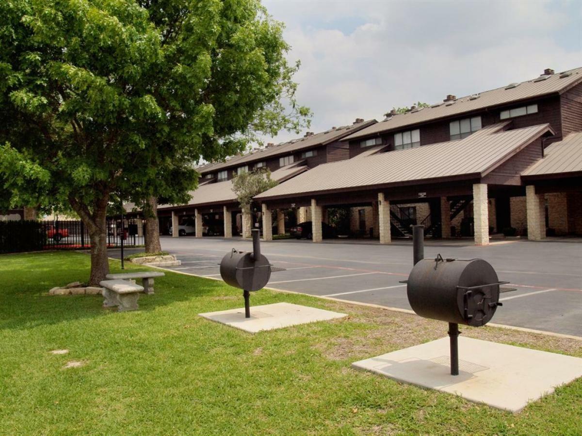 Camp Warnecke Comal River Views - Camp Warnecke - C206 Hotel New Braunfels Exterior photo